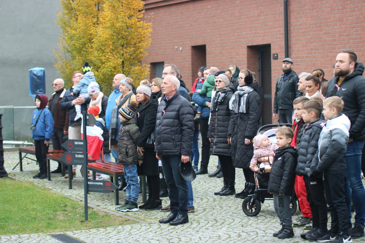 Niepodległa do hymnu w Muzeum Żołnierzy Wyklętych [11.11.2023] - zdjęcie #57 - eOstroleka.pl