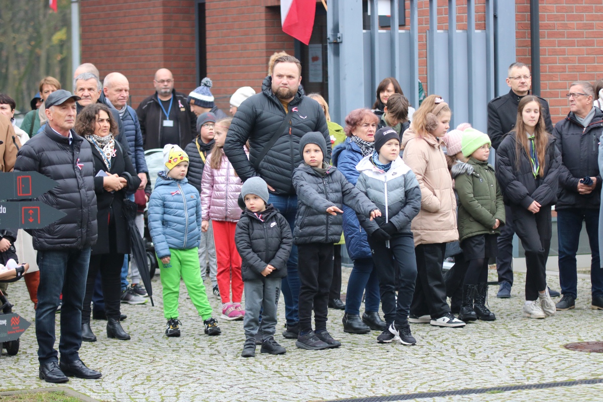 Niepodległa do hymnu w Muzeum Żołnierzy Wyklętych [11.11.2023] - zdjęcie #48 - eOstroleka.pl