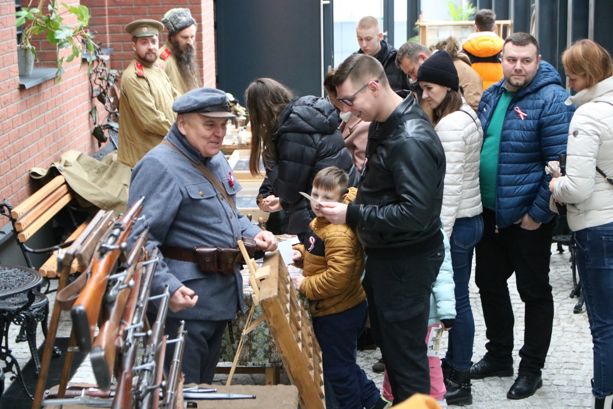 Niepodległa do hymnu w Muzeum Żołnierzy Wyklętych [11.11.2023] - zdjęcie #19 - eOstroleka.pl