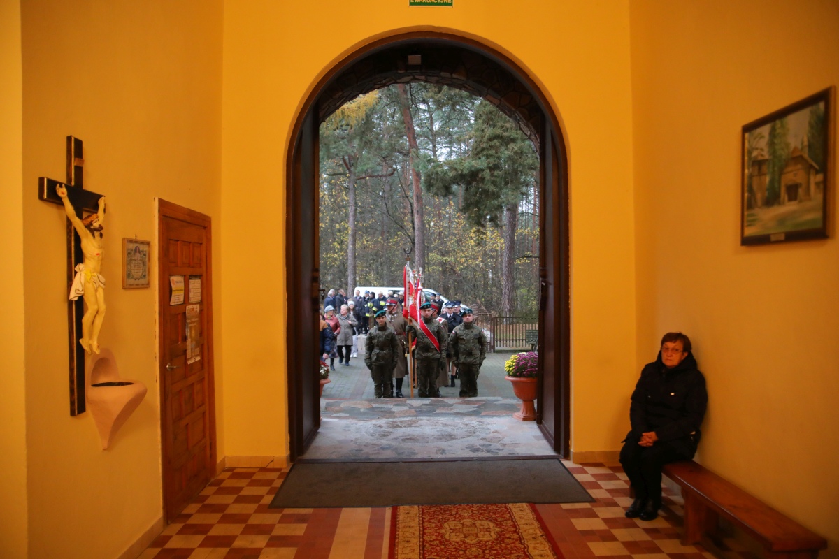 Kamianka: Uroczystości patriotyczne z okazji 11 listopada [11.11.2023] - zdjęcie #64 - eOstroleka.pl