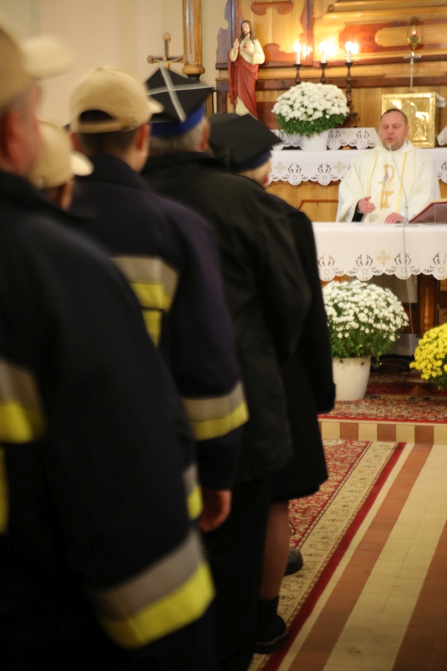 Kamianka: Uroczystości patriotyczne z okazji 11 listopada [11.11.2023] - zdjęcie #32 - eOstroleka.pl