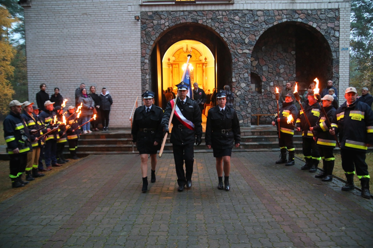 Kamianka: Uroczystości patriotyczne z okazji 11 listopada [11.11.2023] - zdjęcie #35 - eOstroleka.pl