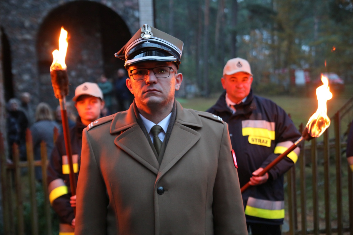 Kamianka: Uroczystości patriotyczne z okazji 11 listopada [11.11.2023] - zdjęcie #28 - eOstroleka.pl