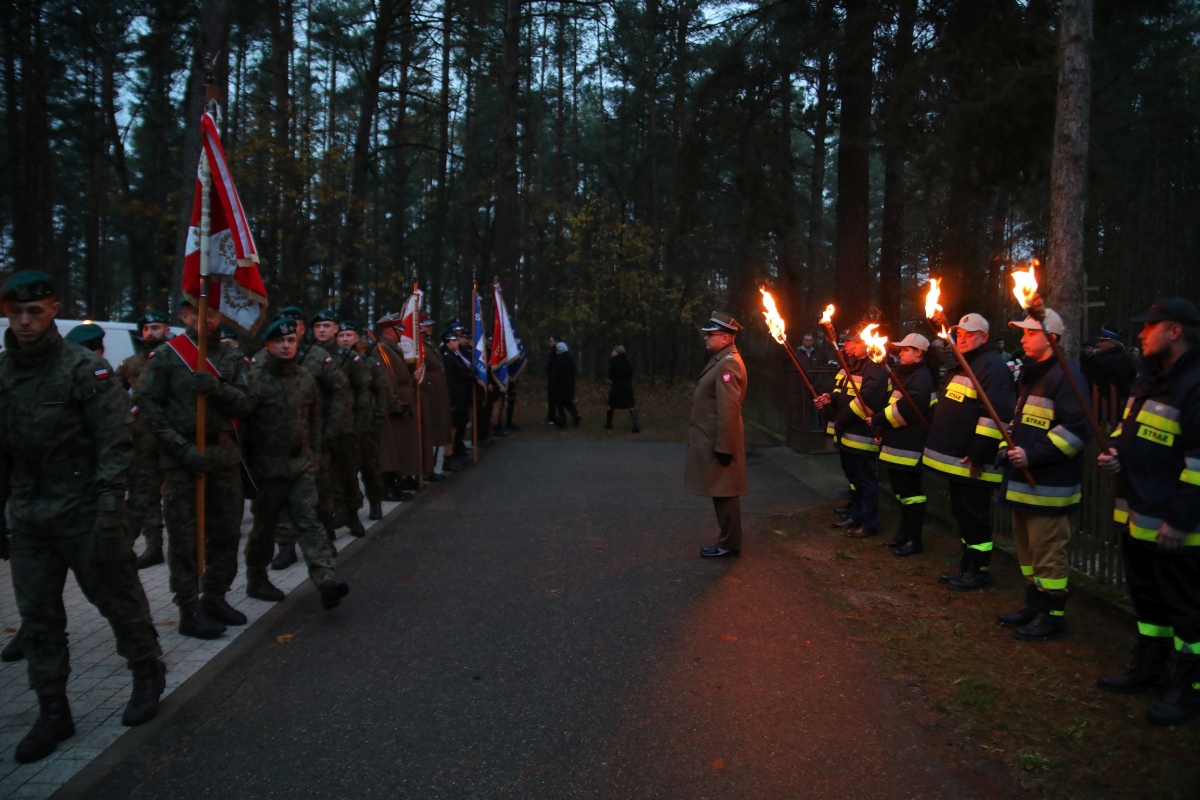 Kamianka: Uroczystości patriotyczne z okazji 11 listopada [11.11.2023] - zdjęcie #39 - eOstroleka.pl