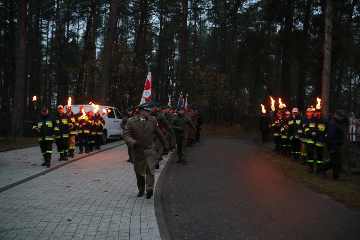 Kamianka: Uroczystości patriotyczne z okazji 11 listopada [11.11.2023] - zdjęcie #26 - eOstroleka.pl