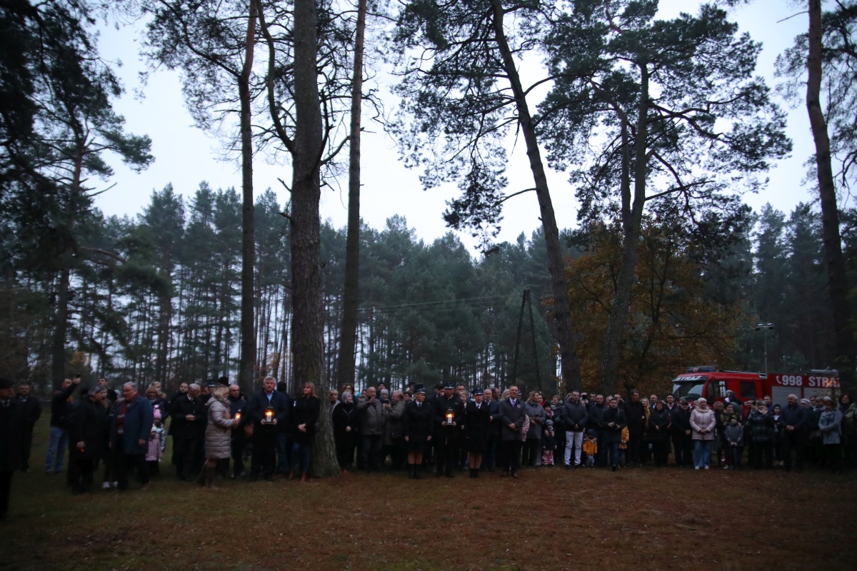 Kamianka: Uroczystości patriotyczne z okazji 11 listopada [11.11.2023] - zdjęcie #24 - eOstroleka.pl