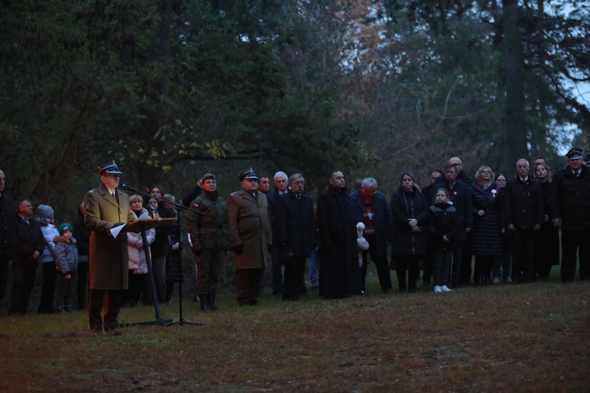 Kamianka: Uroczystości patriotyczne z okazji 11 listopada [11.11.2023] - zdjęcie #20 - eOstroleka.pl