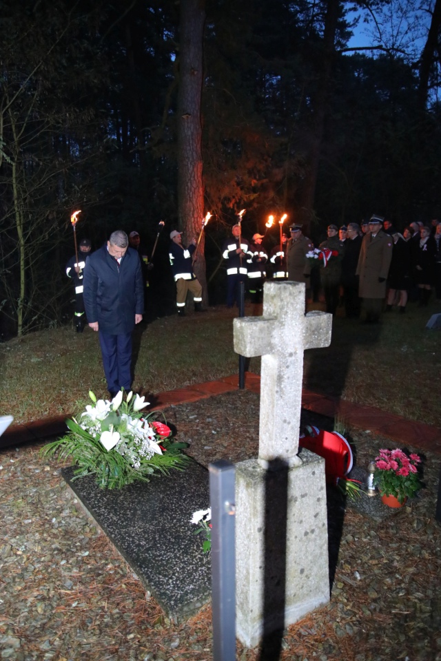 Kamianka: Uroczystości patriotyczne z okazji 11 listopada [11.11.2023] - zdjęcie #17 - eOstroleka.pl