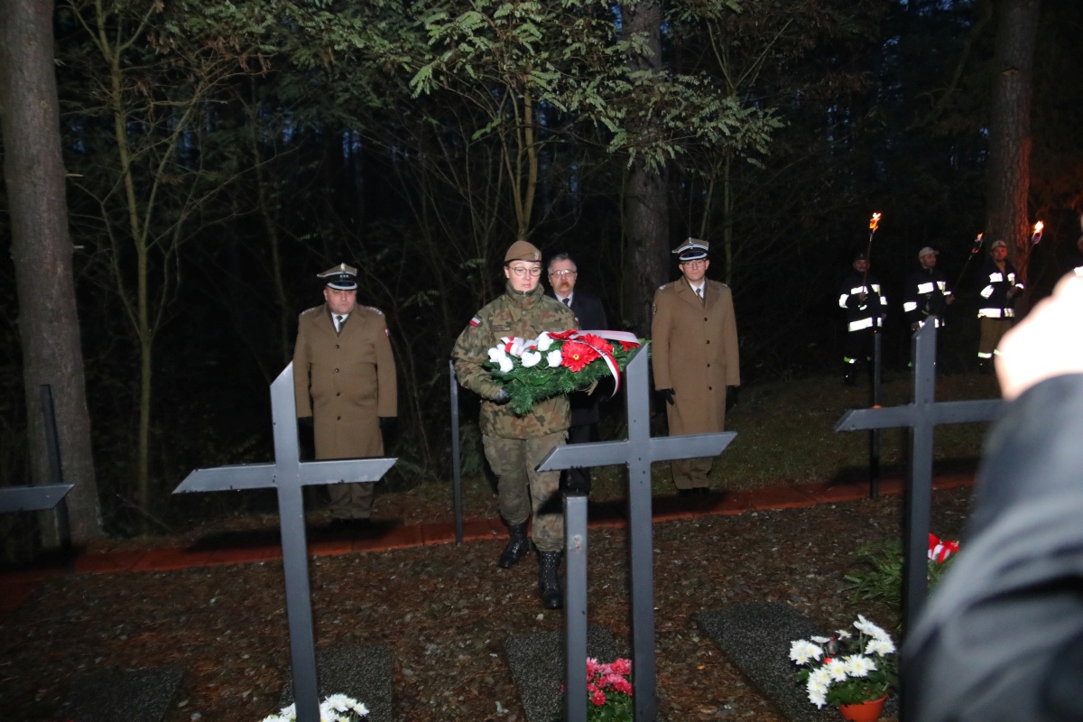 Kamianka: Uroczystości patriotyczne z okazji 11 listopada [11.11.2023] - zdjęcie #15 - eOstroleka.pl