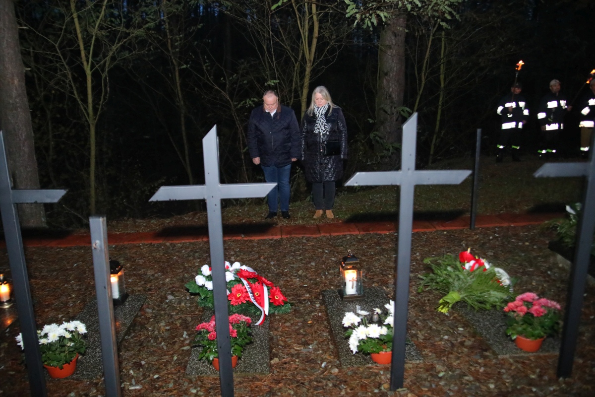 Kamianka: Uroczystości patriotyczne z okazji 11 listopada [11.11.2023] - zdjęcie #13 - eOstroleka.pl