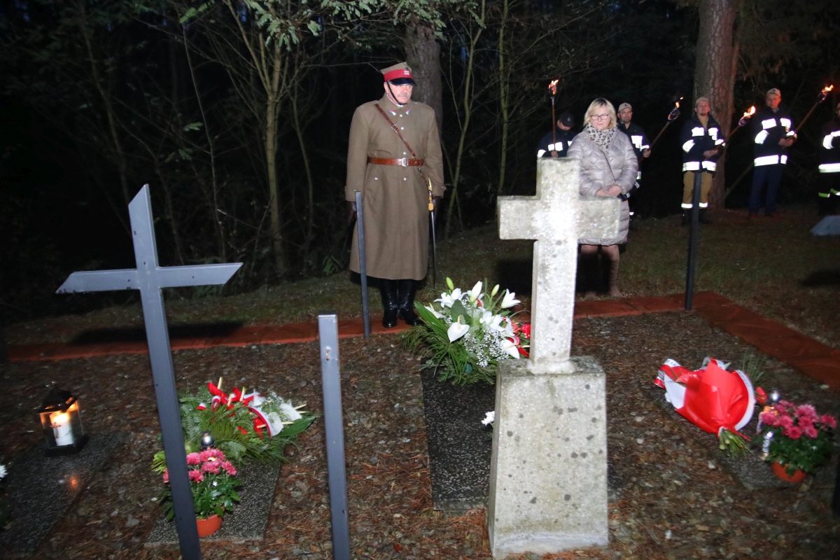 Kamianka: Uroczystości patriotyczne z okazji 11 listopada [11.11.2023] - zdjęcie #11 - eOstroleka.pl