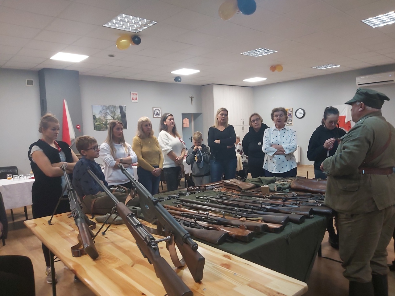 Narodowe Święto Niepodległości z KGW w Brzeźnie - zdjęcie #35 - eOstroleka.pl