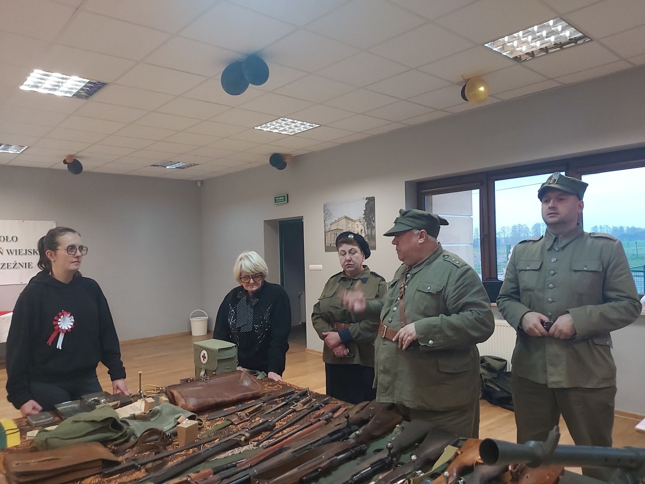 Narodowe Święto Niepodległości z KGW w Brzeźnie - zdjęcie #6 - eOstroleka.pl