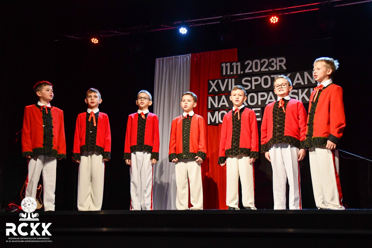 XVII spotkania “Na Kopańskim Moście” z wyjątkowym koncertem The Dziemians w Myszyńcu [11.11.2023] - zdjęcie #31 - eOstroleka.pl