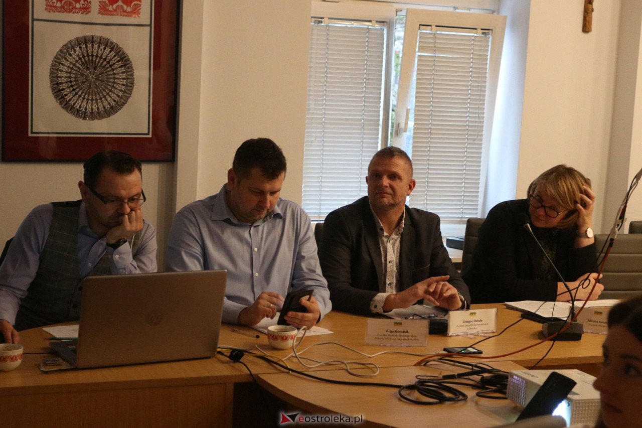 Sesja rady powiatu [14.11.2023] - zdjęcie #19 - eOstroleka.pl