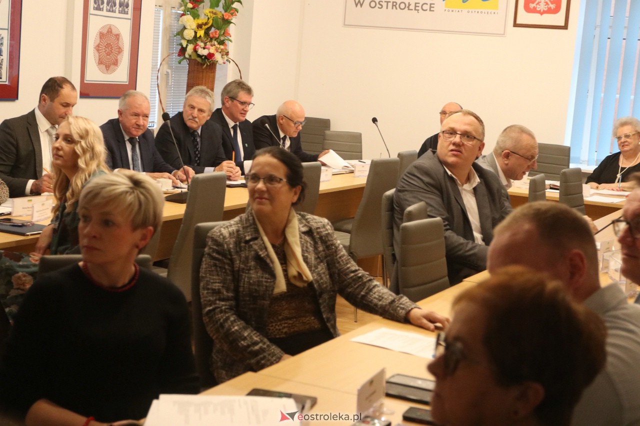 Sesja rady powiatu [14.11.2023] - zdjęcie #17 - eOstroleka.pl
