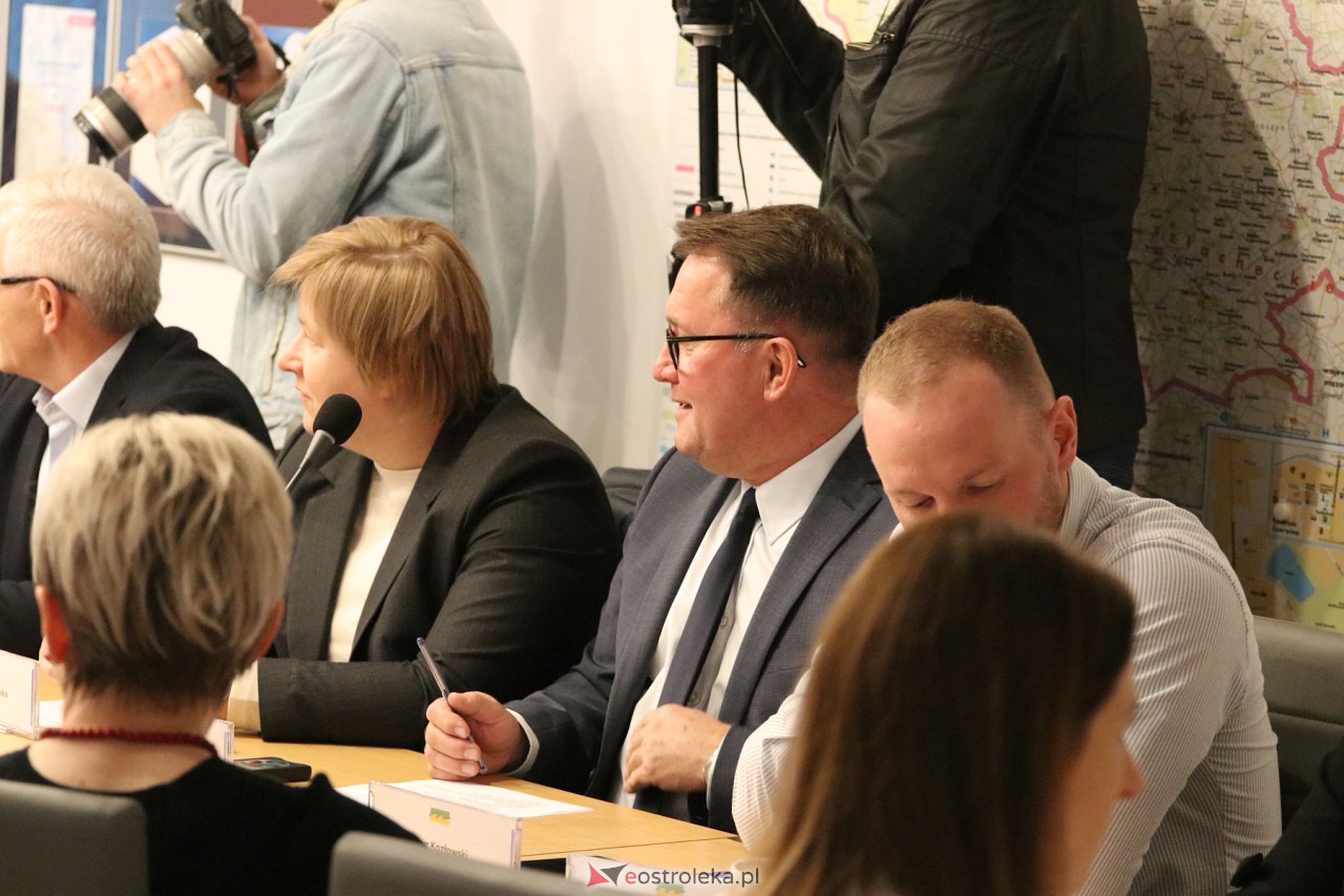 Sesja rady powiatu [14.11.2023] - zdjęcie #10 - eOstroleka.pl