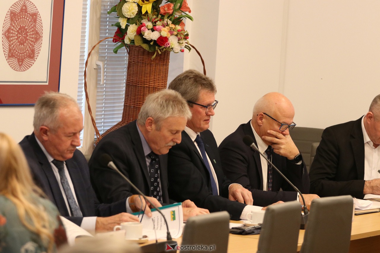 Sesja rady powiatu [14.11.2023] - zdjęcie #2 - eOstroleka.pl
