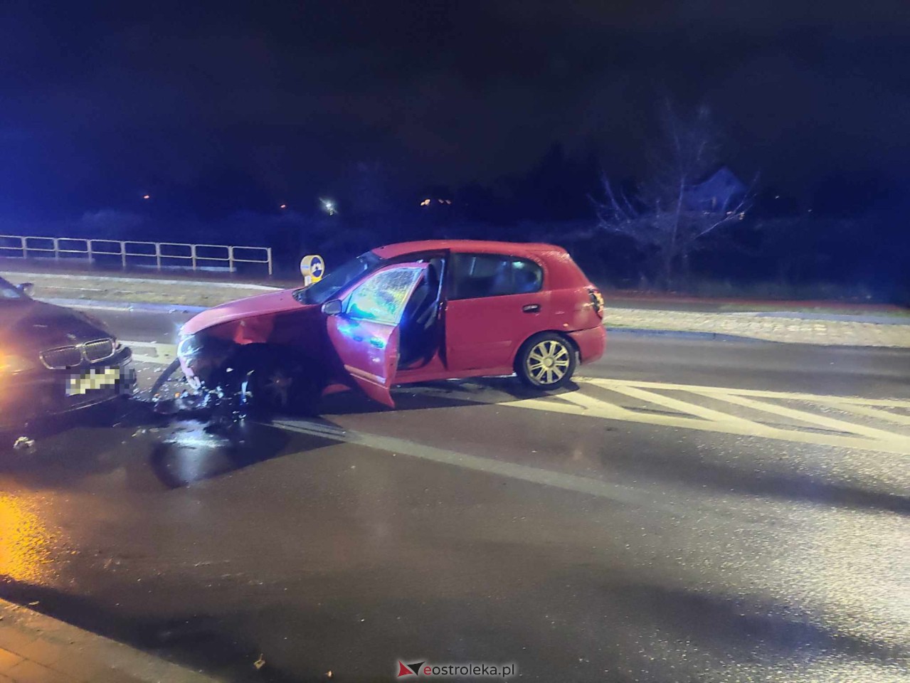 Wypadek przy Dobrzańskiego [14.11.2023] - zdjęcie #10 - eOstroleka.pl