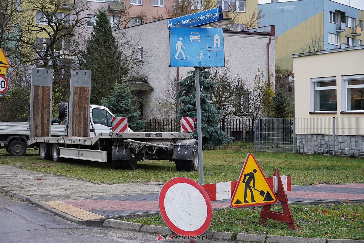 Ulica Jezierskiego w przebudowie. Ruszył pierwszy etap prac [15.11.2023] - zdjęcie #17 - eOstroleka.pl