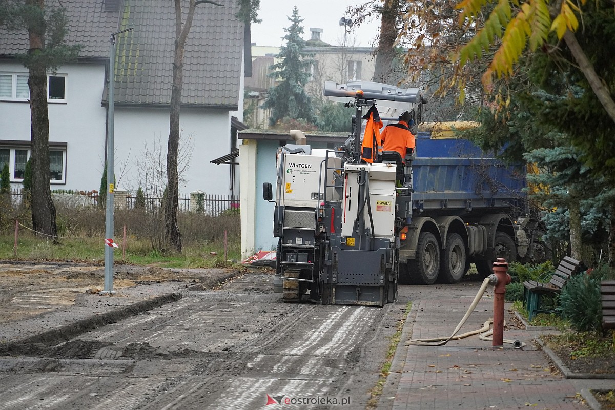 Ulica Jezierskiego w przebudowie. Ruszył pierwszy etap prac [15.11.2023] - zdjęcie #4 - eOstroleka.pl
