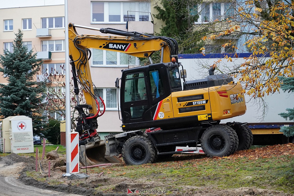 Ulica Jezierskiego w przebudowie. Ruszył pierwszy etap prac [15.11.2023] - zdjęcie #2 - eOstroleka.pl