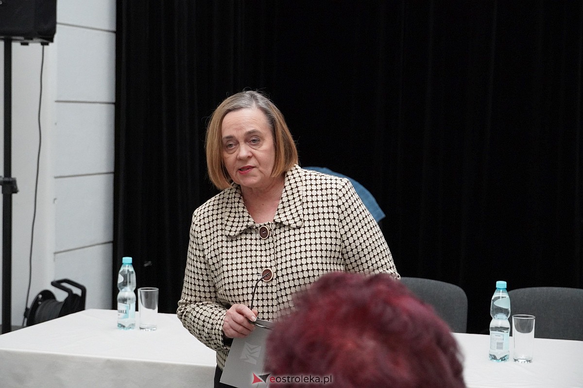 Konferencja podsumowująca projekt konserwacji obrazu Bitwa pod Ostrołęką Karola Malankiewicza [15.11.2023] - zdjęcie #17 - eOstroleka.pl