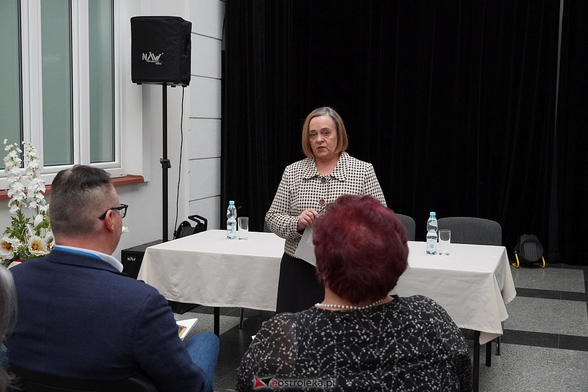 Konferencja podsumowująca projekt konserwacji obrazu Bitwa pod Ostrołęką Karola Malankiewicza [15.11.2023] - zdjęcie #16 - eOstroleka.pl