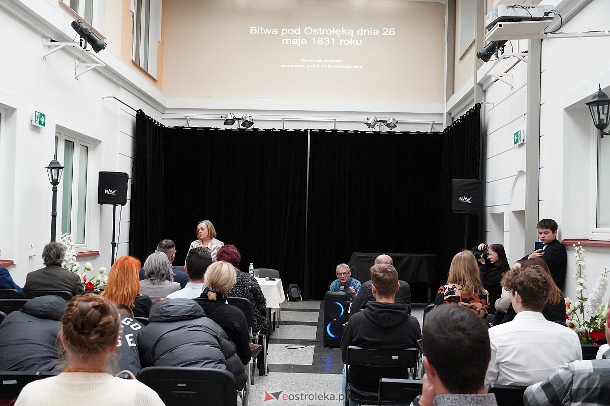 Konferencja podsumowująca projekt konserwacji obrazu Bitwa pod Ostrołęką Karola Malankiewicza [15.11.2023] - zdjęcie #11 - eOstroleka.pl