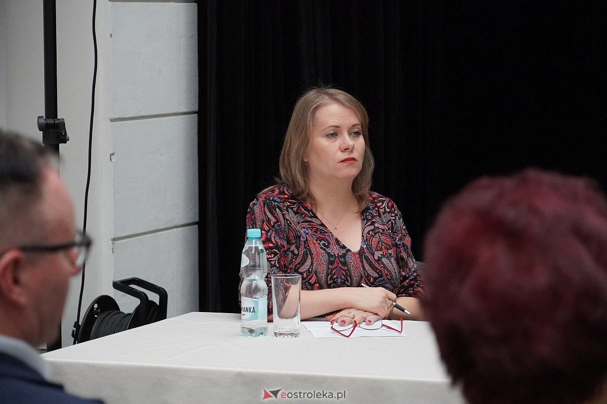 Konferencja podsumowująca projekt konserwacji obrazu Bitwa pod Ostrołęką Karola Malankiewicza [15.11.2023] - zdjęcie #9 - eOstroleka.pl