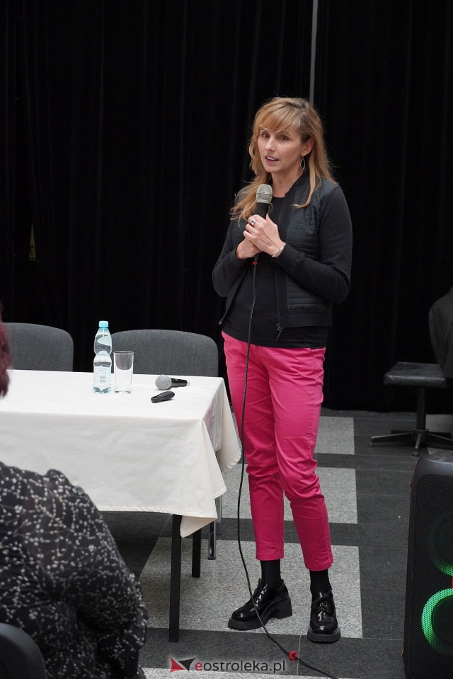 Konferencja podsumowująca projekt konserwacji obrazu Bitwa pod Ostrołęką Karola Malankiewicza [15.11.2023] - zdjęcie #6 - eOstroleka.pl
