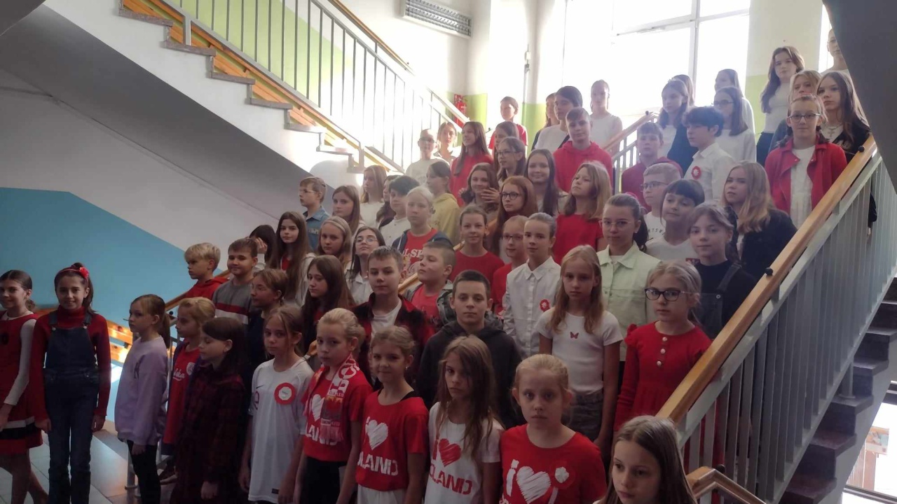 Narodowe Święto Niepodległości w SP 10 [10/13.11.2023] - zdjęcie #21 - eOstroleka.pl