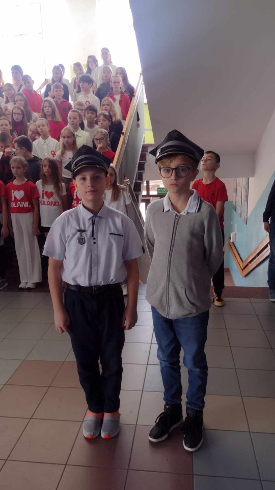 Narodowe Święto Niepodległości w SP 10 [10/13.11.2023] - zdjęcie #23 - eOstroleka.pl