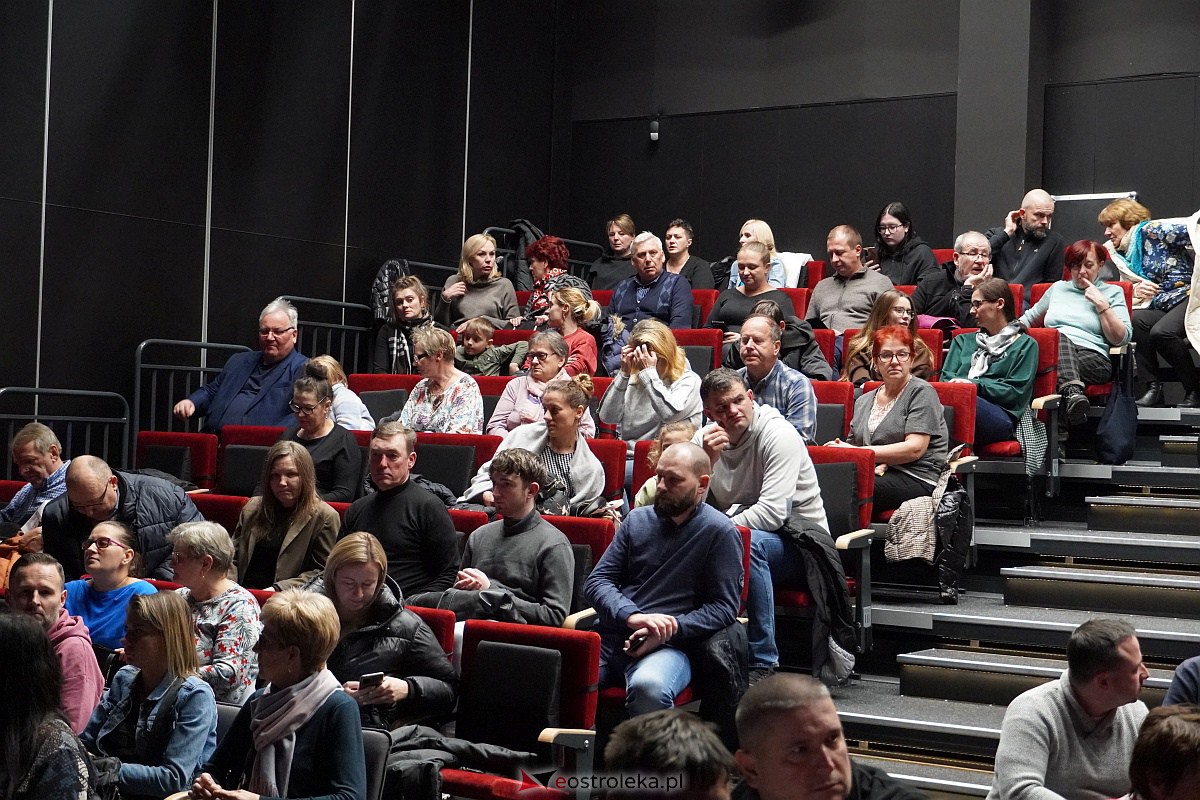 Muzyczny wehikuł czasu Studia Piosenki METRO Ostrołęka [16.11.2023] - zdjęcie #28 - eOstroleka.pl