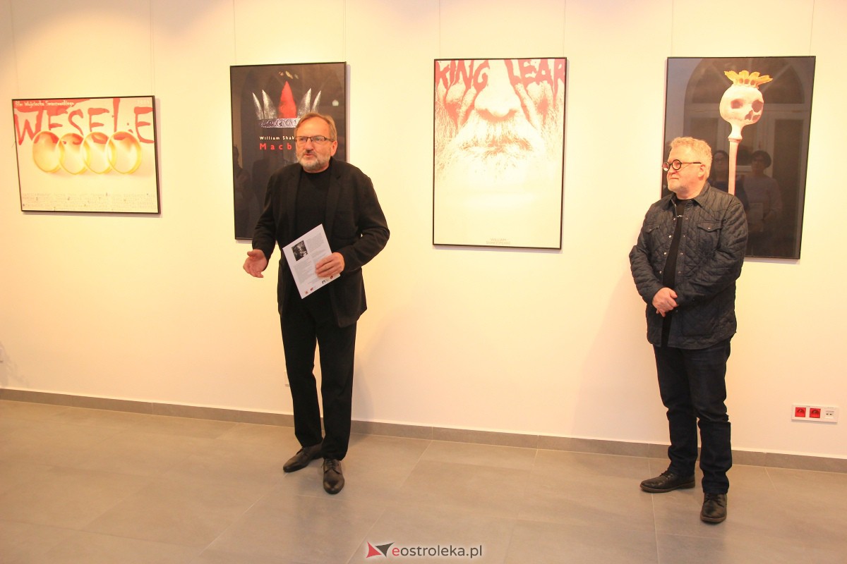 Wernisaż wystawy Kult...ura Marka Osmana w Galerii Ostrołęka [16.11.2023] - zdjęcie #39 - eOstroleka.pl