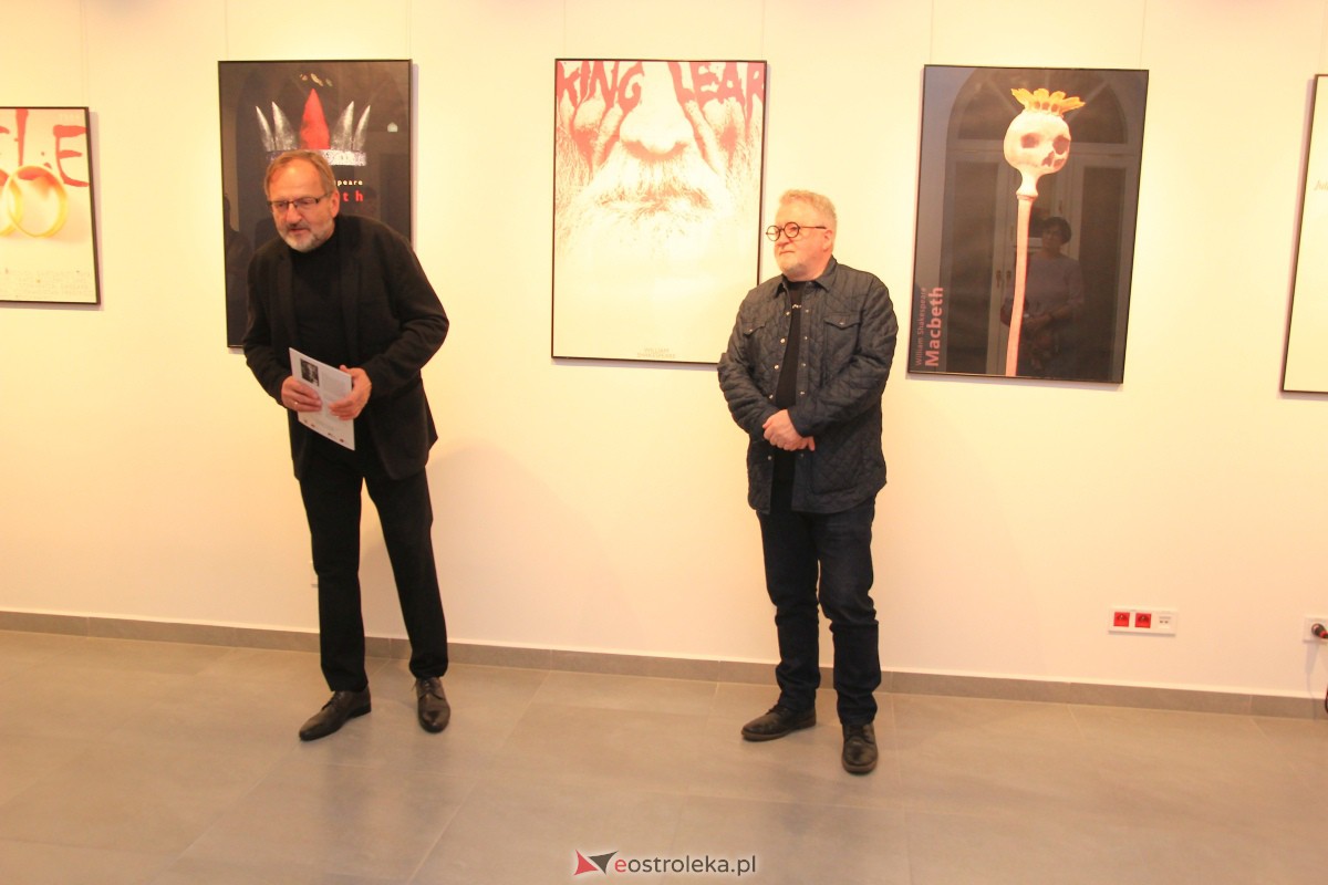 Wernisaż wystawy Kult...ura Marka Osmana w Galerii Ostrołęka [16.11.2023] - zdjęcie #35 - eOstroleka.pl