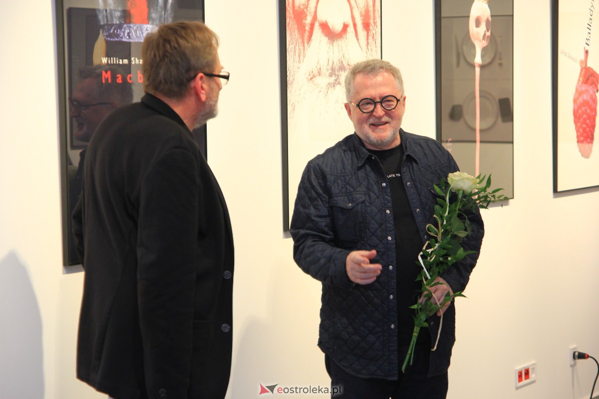 Wernisaż wystawy Kult...ura Marka Osmana w Galerii Ostrołęka [16.11.2023] - zdjęcie #11 - eOstroleka.pl