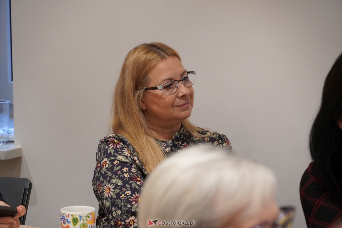 Premiera książki Czesława Kaczyńska. Życie i twórczość [17.11.2023] - zdjęcie #23 - eOstroleka.pl