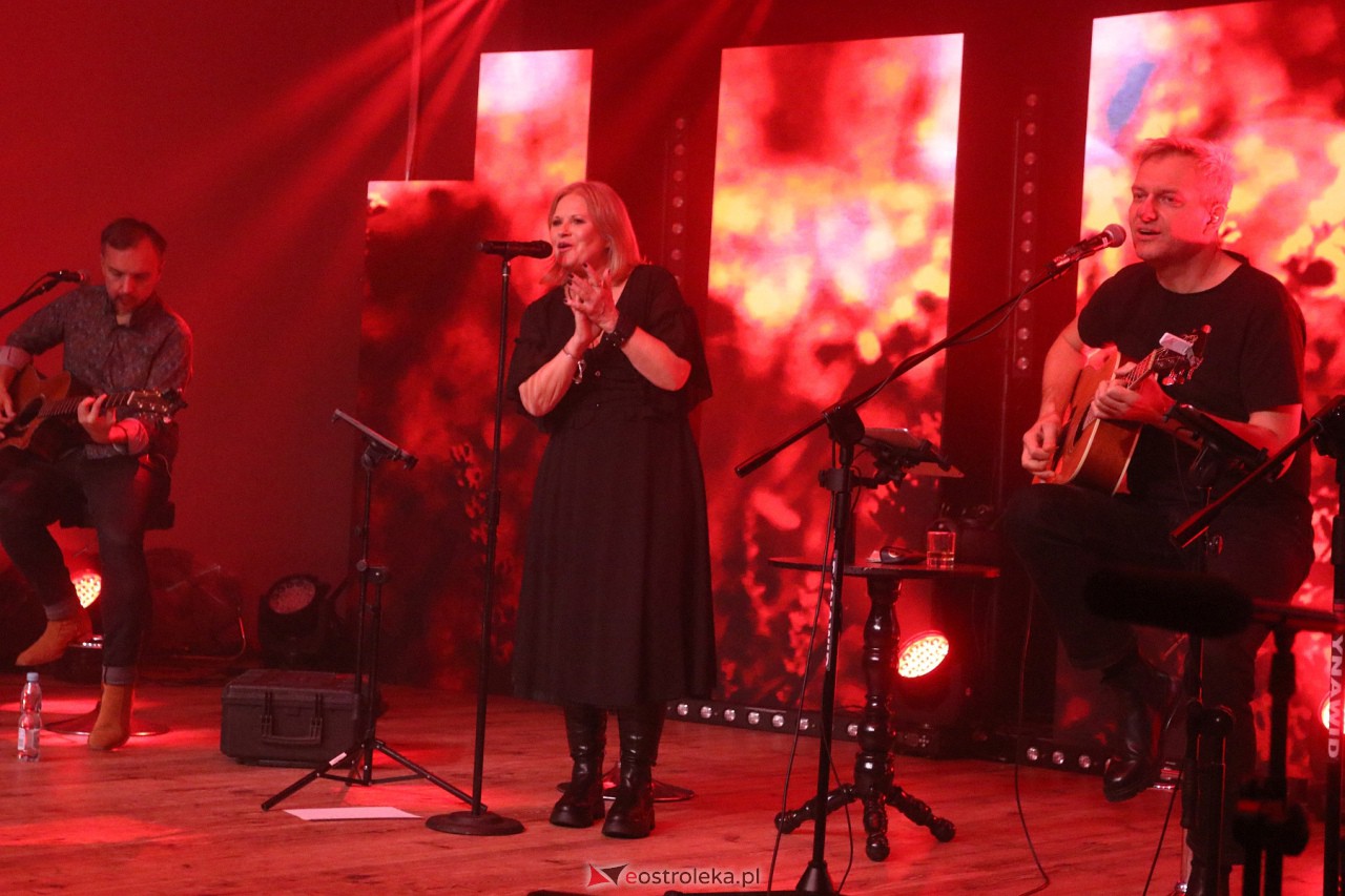 Koncert Urszuli w Kadzidle [17.11.2023] - zdjęcie #30 - eOstroleka.pl