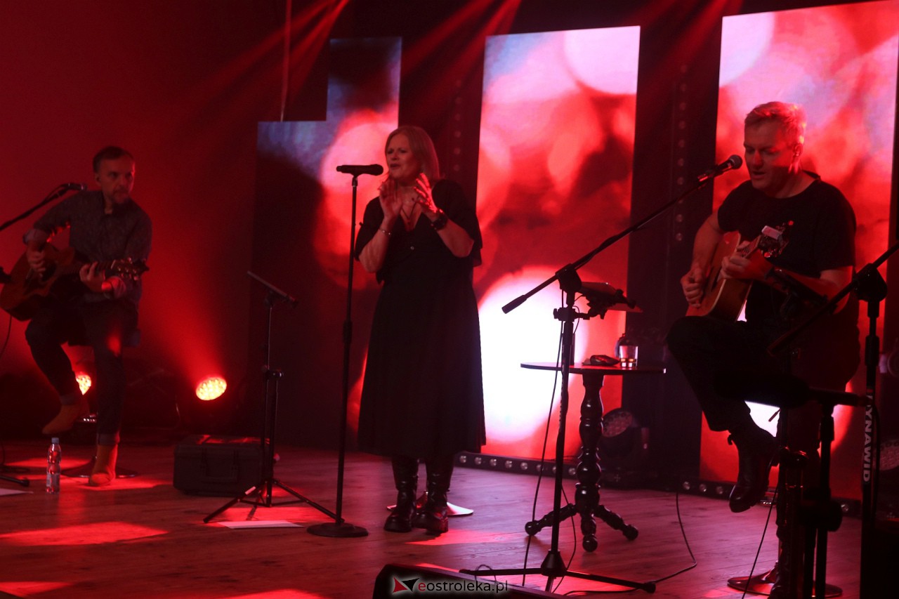 Koncert Urszuli w Kadzidle [17.11.2023] - zdjęcie #29 - eOstroleka.pl