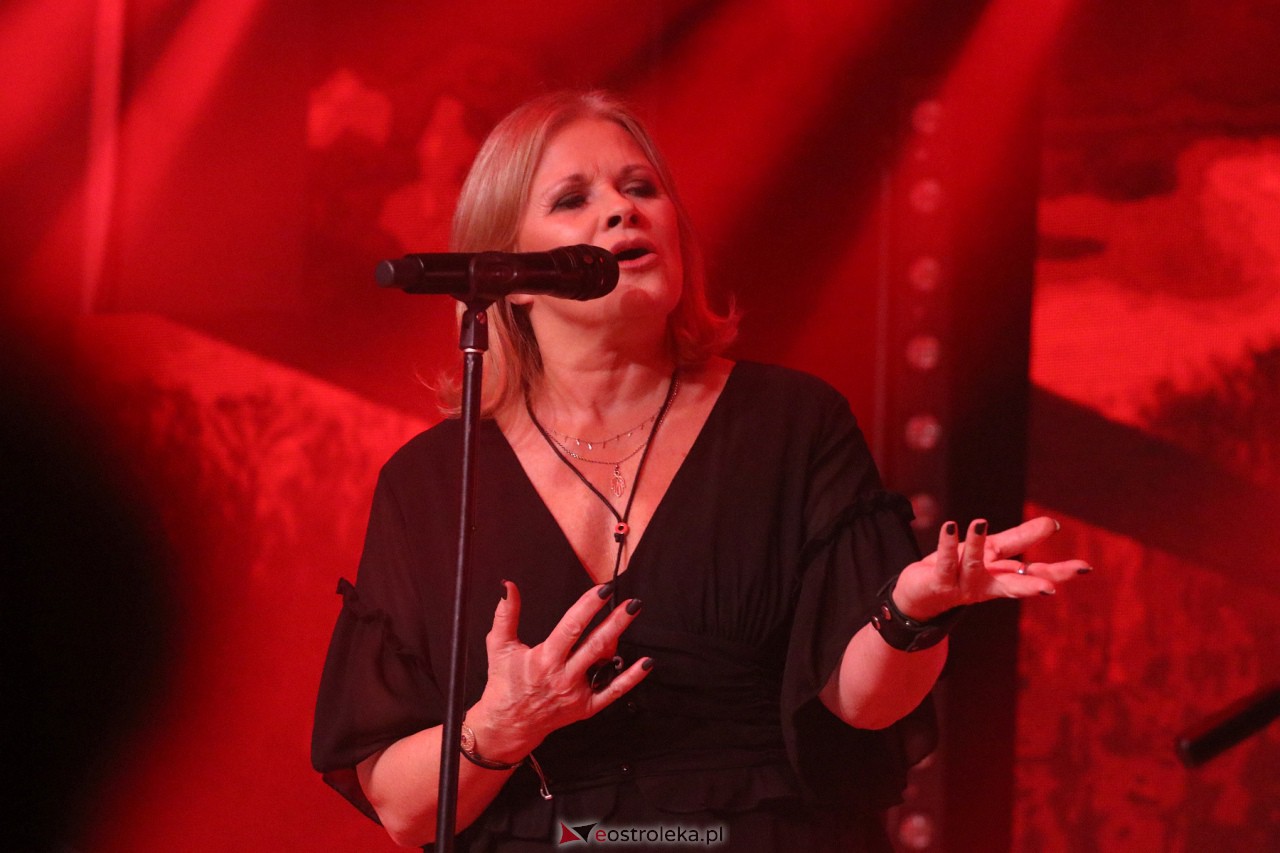 Koncert Urszuli w Kadzidle [17.11.2023] - zdjęcie #24 - eOstroleka.pl