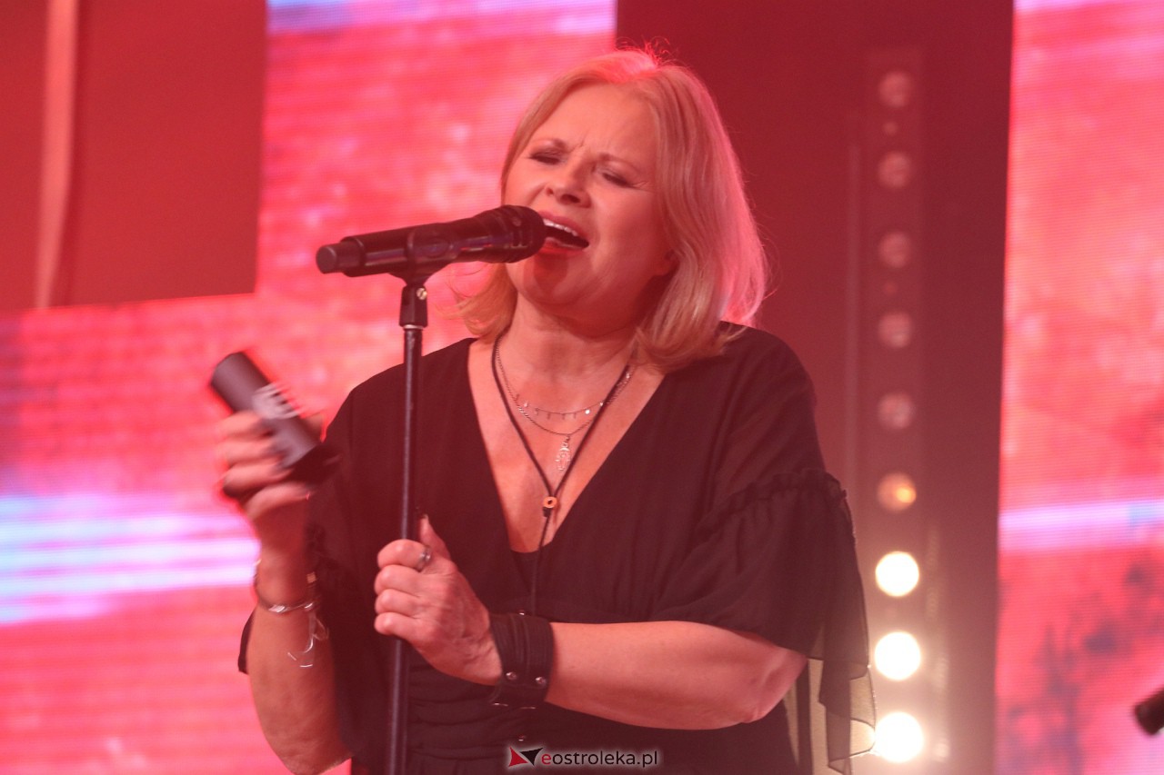 Koncert Urszuli w Kadzidle [17.11.2023] - zdjęcie #17 - eOstroleka.pl