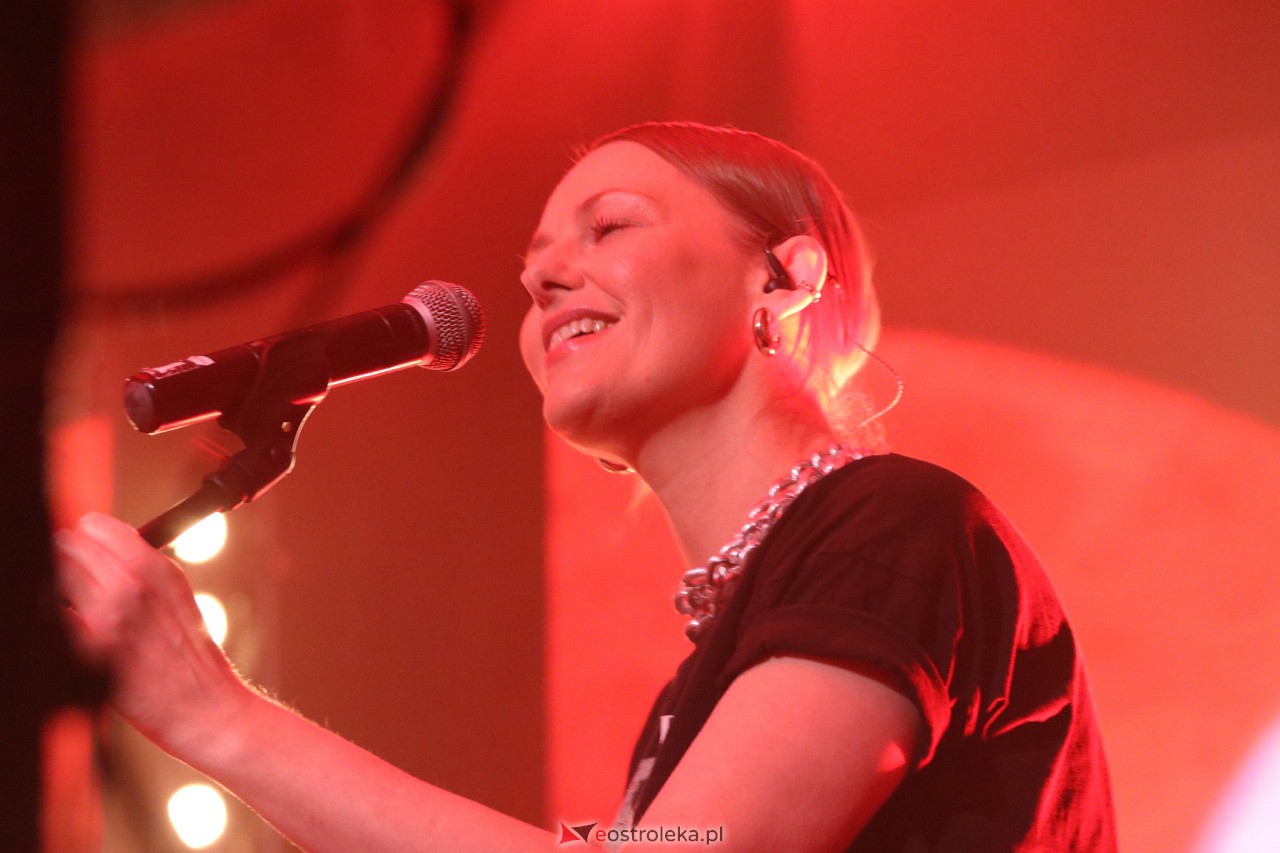 Koncert Urszuli w Kadzidle [17.11.2023] - zdjęcie #15 - eOstroleka.pl