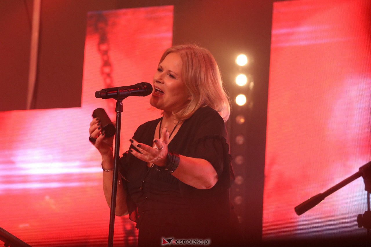 Koncert Urszuli w Kadzidle [17.11.2023] - zdjęcie #11 - eOstroleka.pl