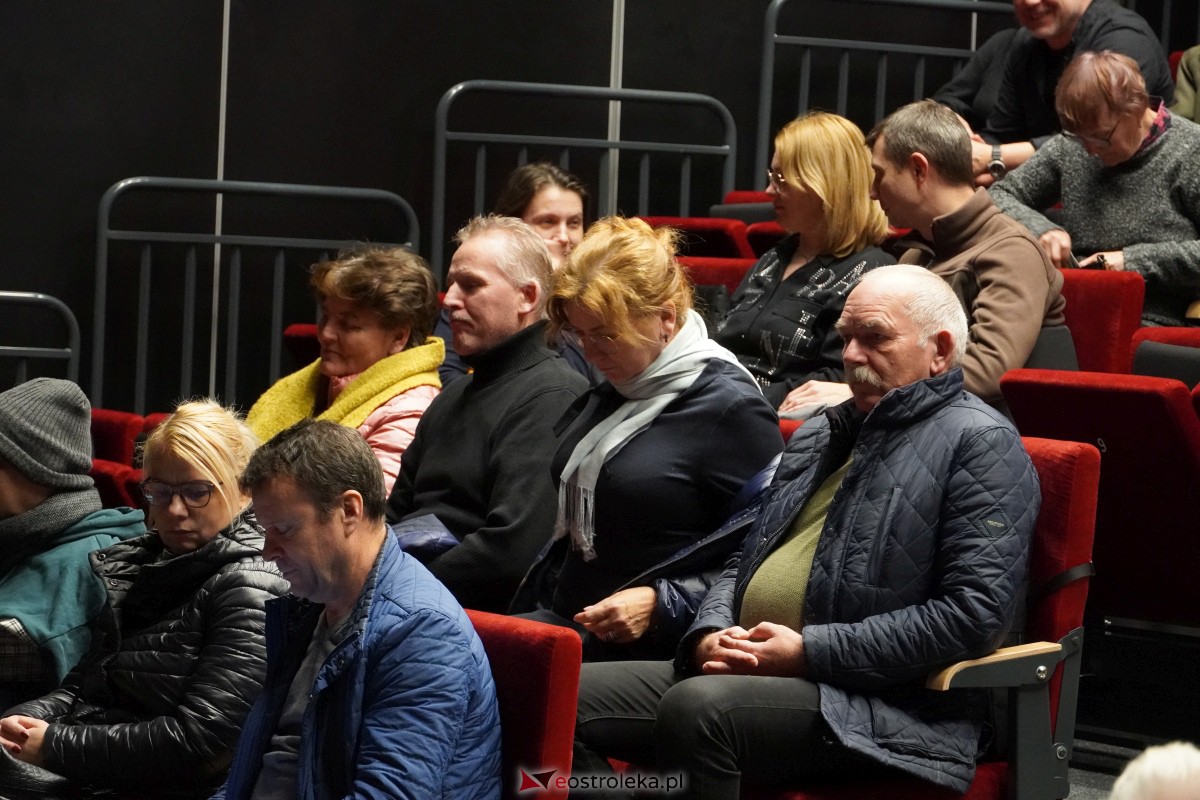 „Zupa rybna w Odessie” – poruszający spektakl o Janie Karskim [17.11.2023] - zdjęcie #19 - eOstroleka.pl