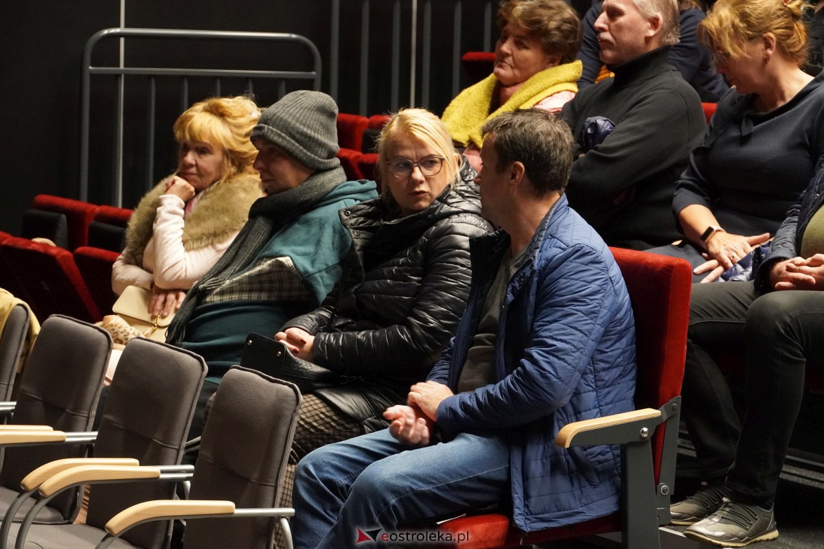 „Zupa rybna w Odessie” – poruszający spektakl o Janie Karskim [17.11.2023] - zdjęcie #13 - eOstroleka.pl