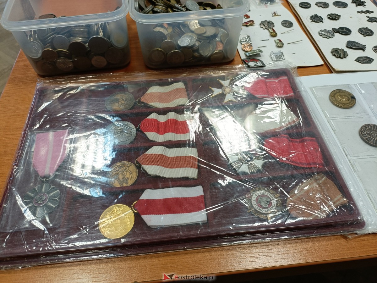 Giełda kolekcjonerska w Klubie Lokator [19.11.2023] - zdjęcie #39 - eOstroleka.pl