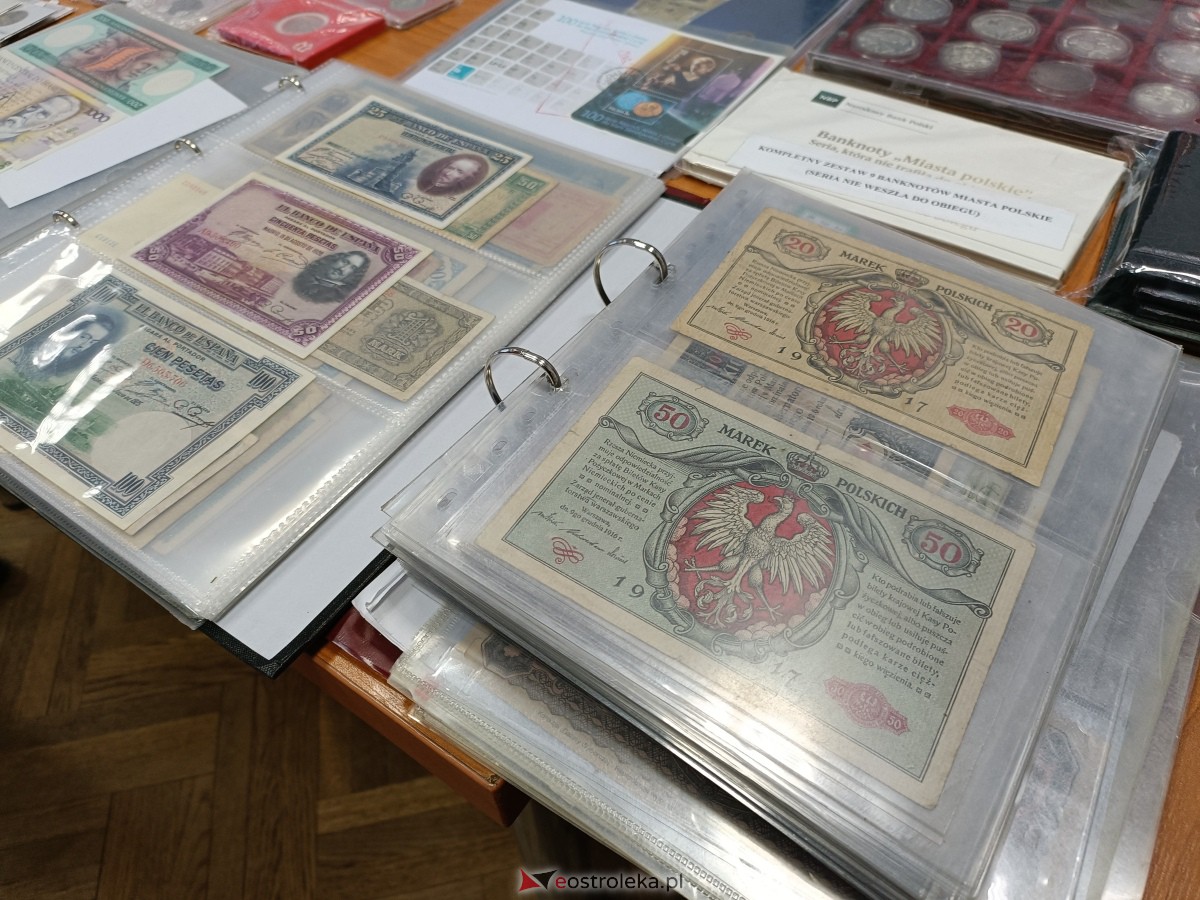 Giełda kolekcjonerska w Klubie Lokator [19.11.2023] - zdjęcie #37 - eOstroleka.pl