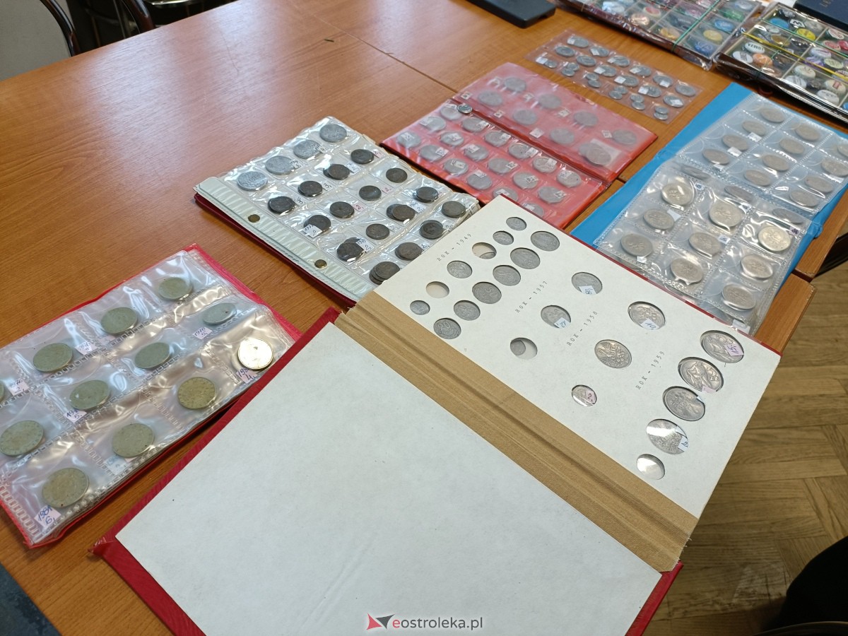 Giełda kolekcjonerska w Klubie Lokator [19.11.2023] - zdjęcie #28 - eOstroleka.pl
