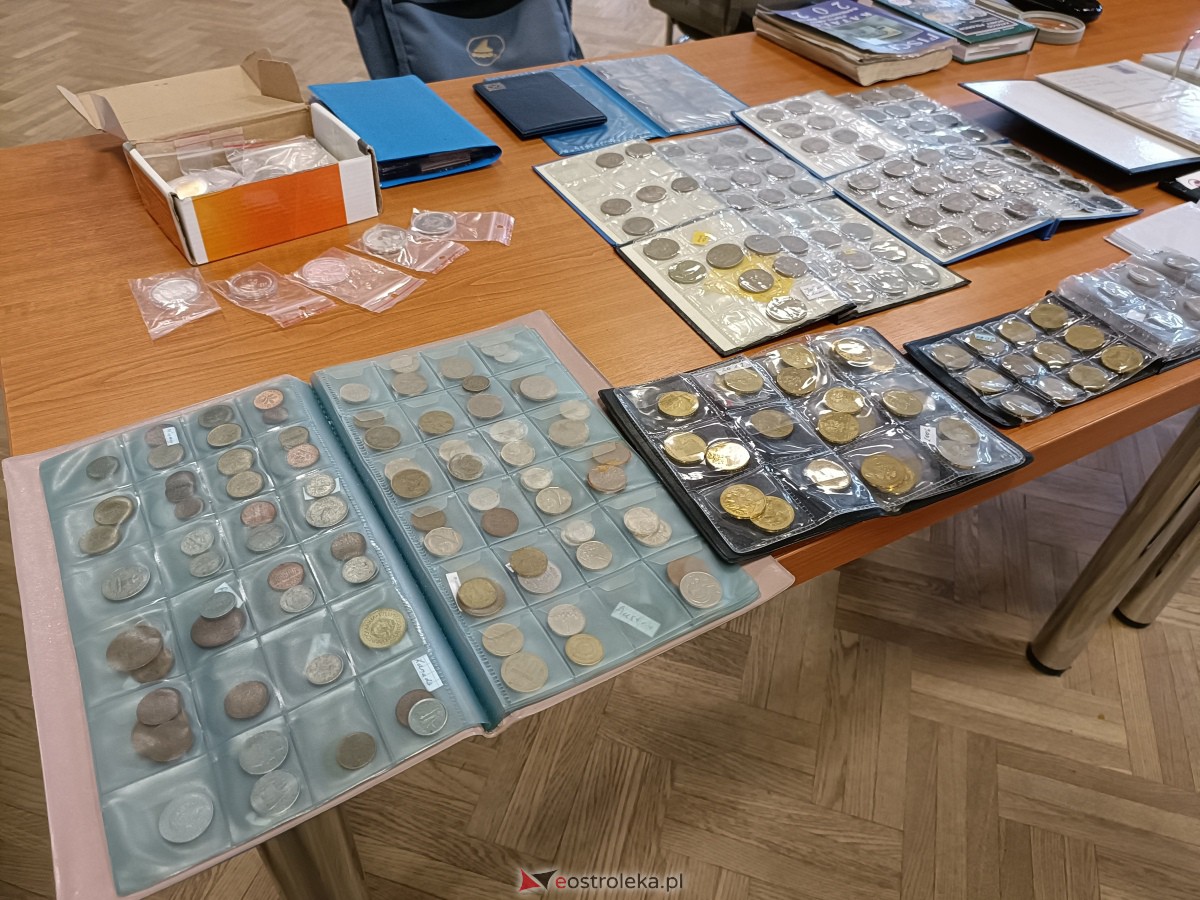 Giełda kolekcjonerska w Klubie Lokator [19.11.2023] - zdjęcie #18 - eOstroleka.pl